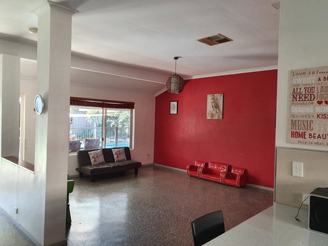 The Entertainer - Events Australia 11