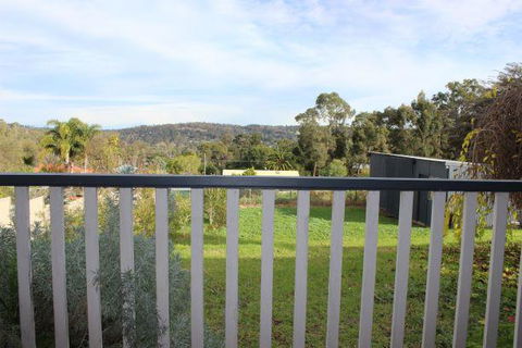 Yvonnes Rest Holiday Home - Events Australia 8