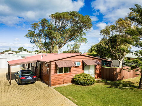 The Bothy Lancelin Family Retreat - Events Australia 3