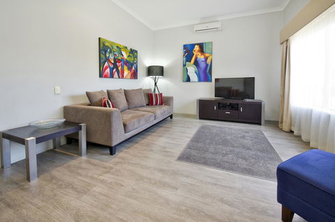 Vintages Accommodation - Events Australia 12