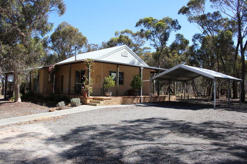 Kendenup Cottages And Lodge - Events Australia 20