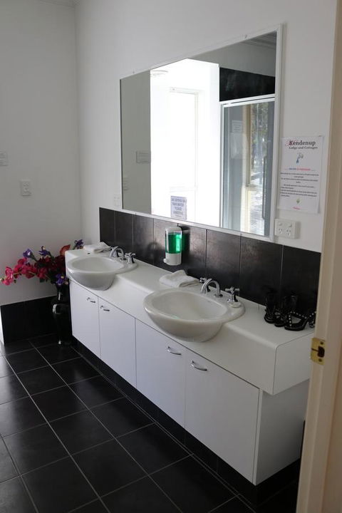 Kendenup Cottages And Lodge - Events Australia 18