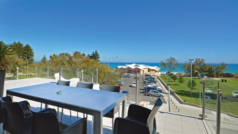 Mullaloo Beach Hotels & Apartments - Tourism Bookings 7