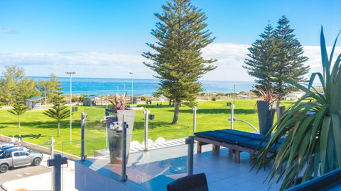 Mullaloo Beach Hotels & Apartments - Tourism Bookings 6