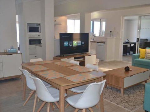 Caravel Beach House Mandurah - Events Australia 22