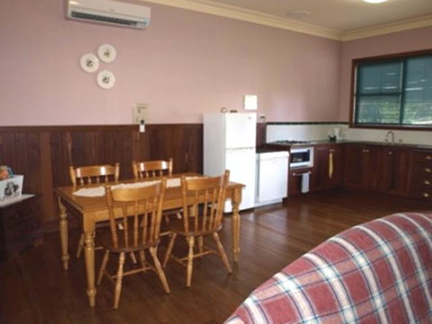 Pemberton Old Picture Theatre Holiday Apartments - Events Australia 34
