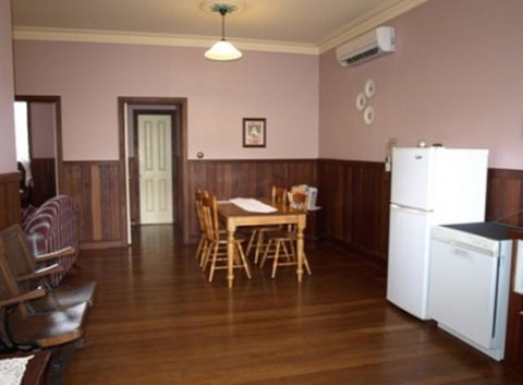 Pemberton Old Picture Theatre Holiday Apartments - Events Australia 32