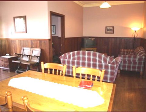 Pemberton Old Picture Theatre Holiday Apartments - Events Australia 35