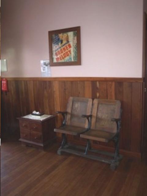 Pemberton Old Picture Theatre Holiday Apartments - Events Australia 39