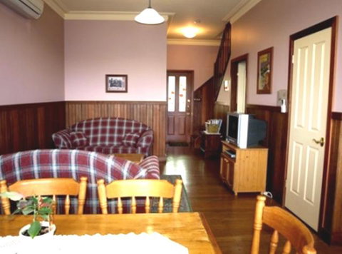 Pemberton Old Picture Theatre Holiday Apartments - Events Australia 5