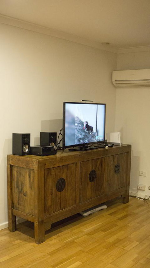 Relax, Bright & Airy Garden Villa - Events Australia 8