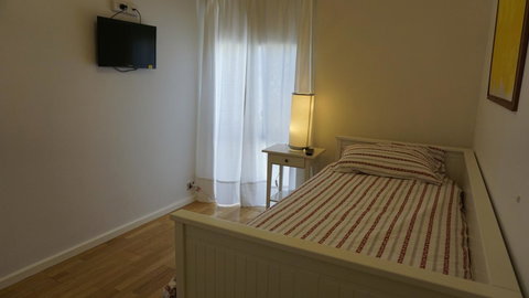 Relax, Bright & Airy Garden Villa - Events Australia 41