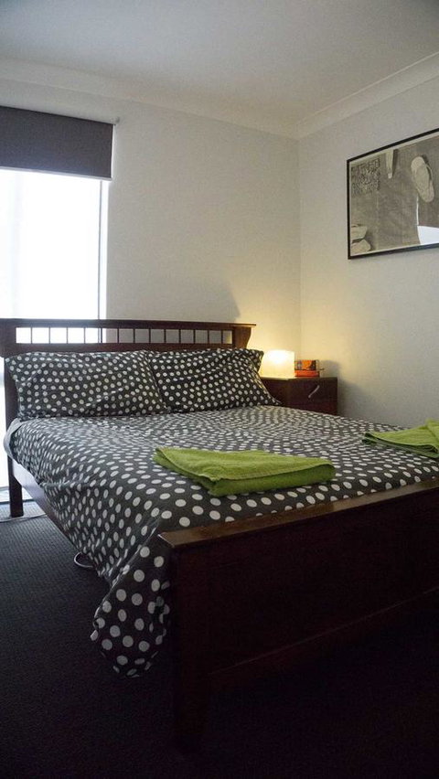 Relax, Bright & Airy Garden Villa - Events Australia 17