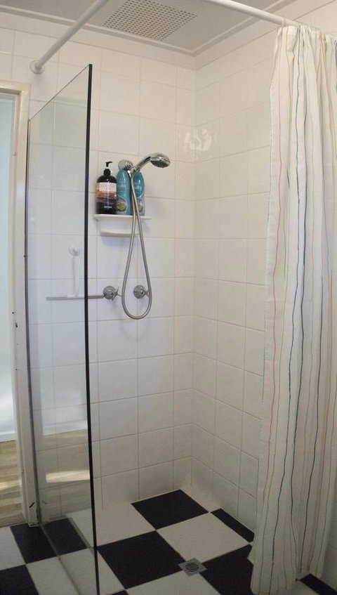 Relax, Bright & Airy Garden Villa - Events Australia 1