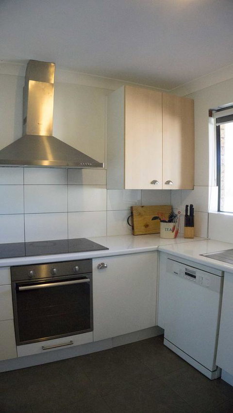 Relax, Bright & Airy Garden Villa - Events Australia 32