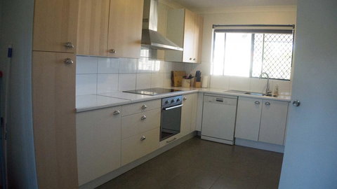 Relax, Bright & Airy Garden Villa - Events Australia 35