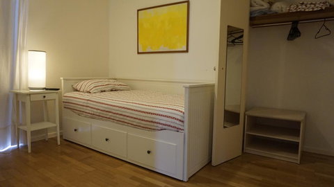 Relax, Bright & Airy Garden Villa - Events Australia 9