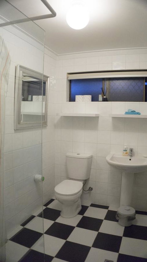 Relax, Bright & Airy Garden Villa - Events Australia 30