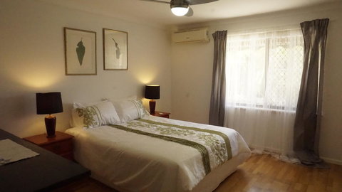 Relax, Bright & Airy Garden Villa - Events Australia 38