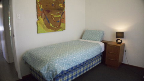 Relax, Bright & Airy Garden Villa - Events Australia 19