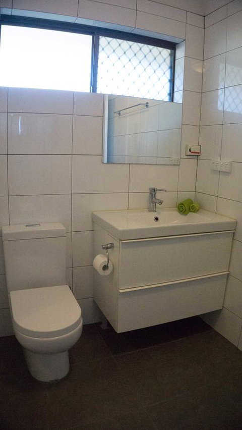 Relax, Bright & Airy Garden Villa - Events Australia 26