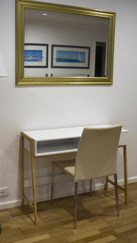 Relax, Bright & Airy Garden Villa - Events Australia 2