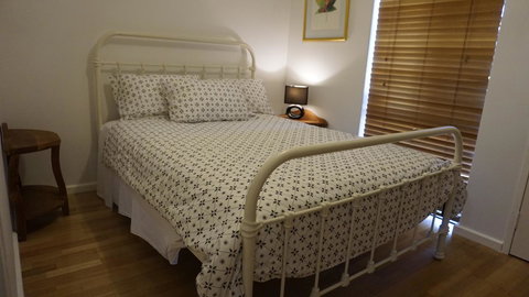 Relax, Bright & Airy Garden Villa - Events Australia 12