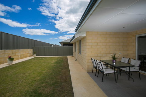 Indian Ocean Retreat - Accommodation Europe 24