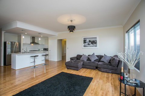 Indian Ocean Retreat - Accommodation Europe 7