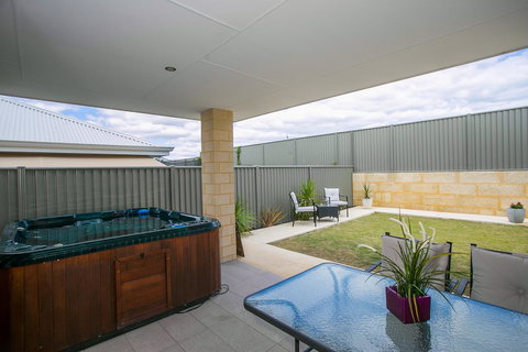 Indian Ocean Retreat - Accommodation Europe 11