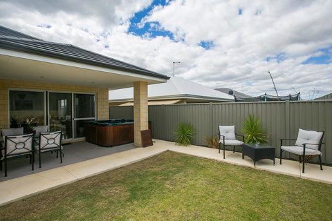 Indian Ocean Retreat - Accommodation Europe 27