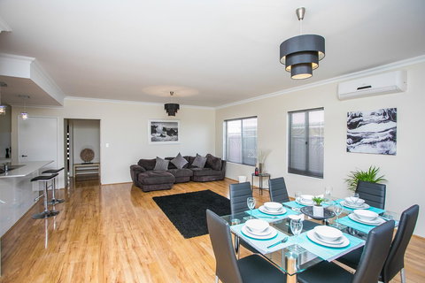 Indian Ocean Retreat - Accommodation Europe 22