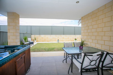 Indian Ocean Retreat - Accommodation Europe 21