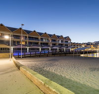 Dolphin Quay Apartments - Tourism Bookings