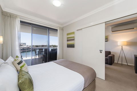 Dolphin Quay Apartments - Tourism Bookings 28
