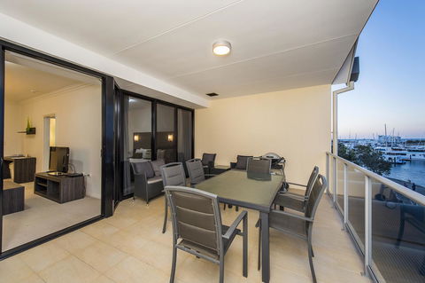 Dolphin Quay Apartments - Tourism Bookings 24