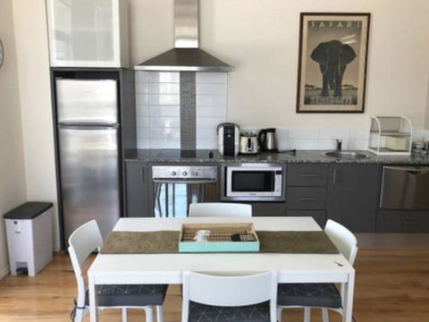 Charming Inner City Apartment - Events Australia 10