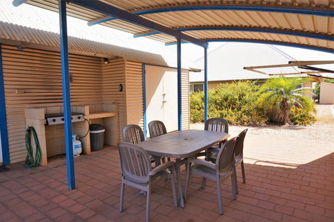 Osprey Holiday Village Unit 122 2 Bedroom - Events Australia 11