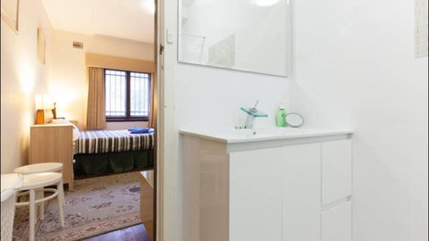 Broadway Apartments - Accommodation Europe 5