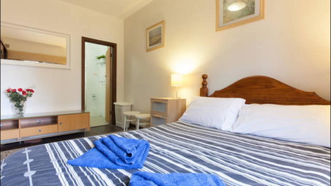 Broadway Apartments - Accommodation Europe 7