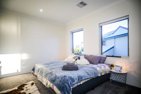 VIP Stays - Villa De Burswood Luxury 3BR Suite W/ King Bed FREE WIFI - Accommodation Europe 19