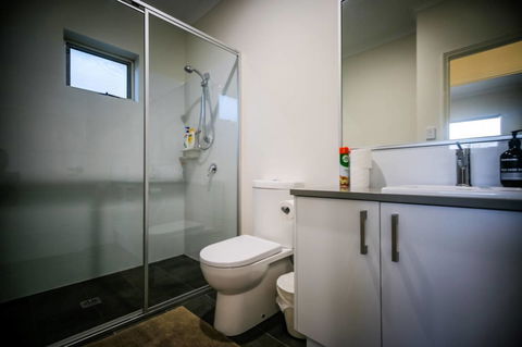 VIP Stays - Villa De Burswood Luxury 3BR Suite W/ King Bed FREE WIFI - Accommodation Europe 17
