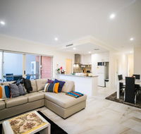 VIP Stays - Villa De Burswood Luxury 3BR Suite w/ King Bed FREE WIFI - Accommodation Europe