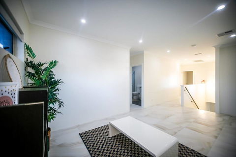 VIP Stays - Villa De Burswood Luxury 3BR Suite W/ King Bed FREE WIFI - Accommodation Europe 22