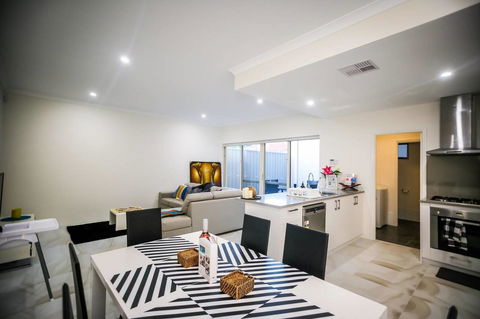 VIP Stays - Villa De Burswood Luxury 3BR Suite W/ King Bed FREE WIFI - Accommodation Europe 21