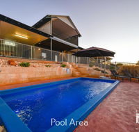 3 Kestrel Place - PRIVATE JETTY  POOL - Events Australia