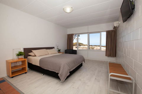 EUCLA MOTOR HOTEL - Events Australia 26
