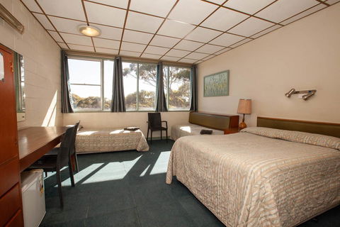 EUCLA MOTOR HOTEL - Events Australia 20