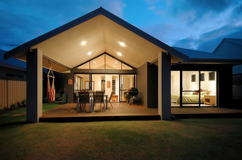 THE SANCTUARY LUXURY HOLIDAY HOME - Events Australia 24