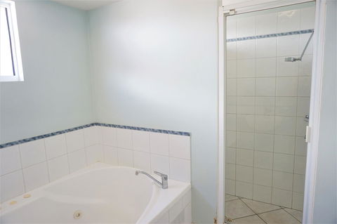 Osprey Holiday Village Unit 120 - Plenty Of Room For A Large Family - Events Australia 12